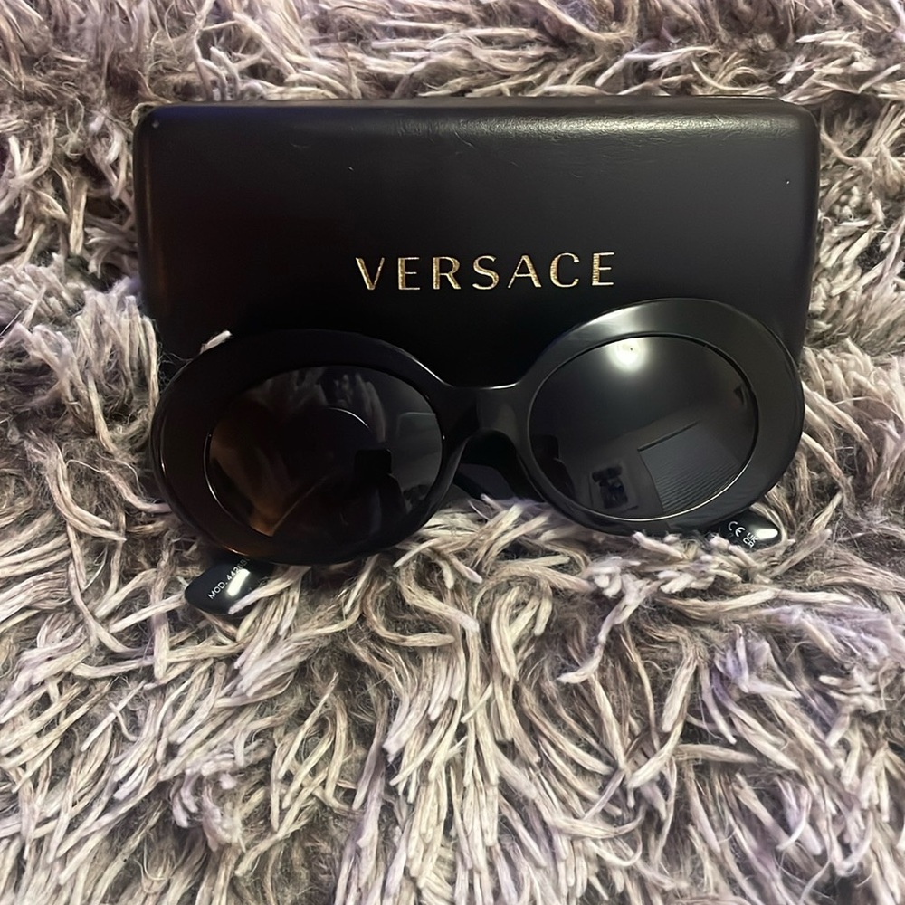 Versace oval glasses euc